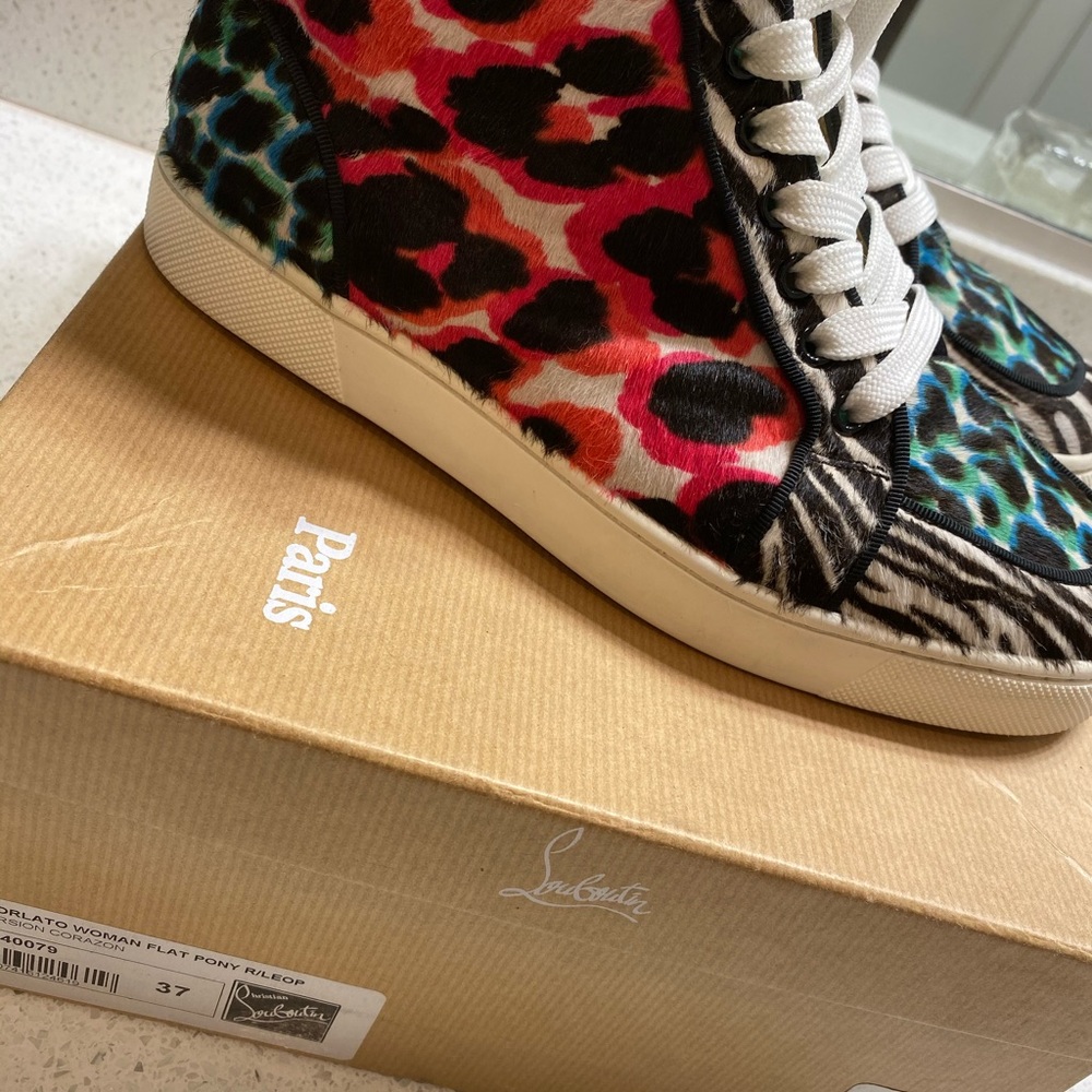 Sneakers